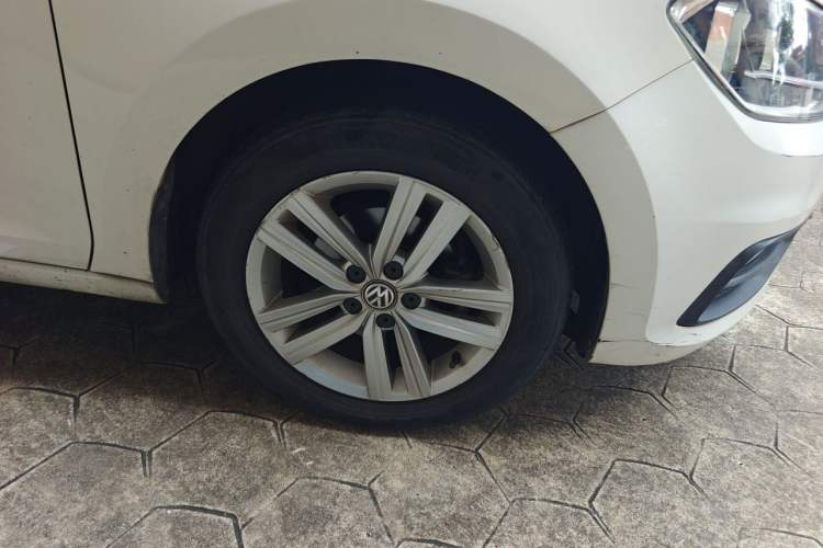 Used Volkswagen Santana 2015 Haval H6 1.6L Automatic Comfort Model Right Front Wheel Hub