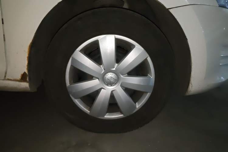 Used Volkswagen Santana 2015 1.6L Manual Fashion Edition Right Front Wheel Hub