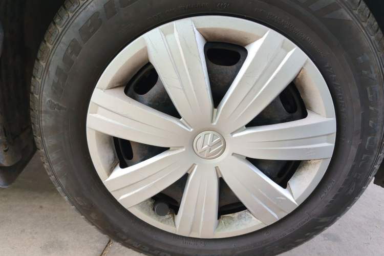 Used Volkswagen Santana 2015 1.4L Manual Fashion Edition Right Front Wheel Hub