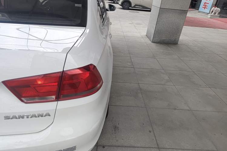 Used Volkswagen Santana 2015 1.4L Manual Fashion Edition Right Rear Taillight