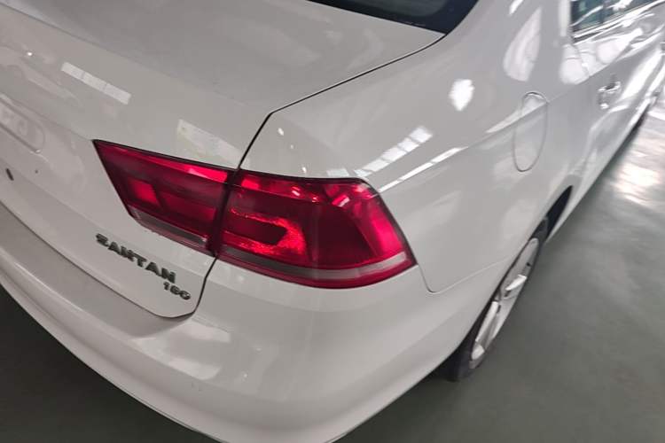 Used Volkswagen Santana 2015 1.6L Manual Comfort Edition Right Rear Taillight
