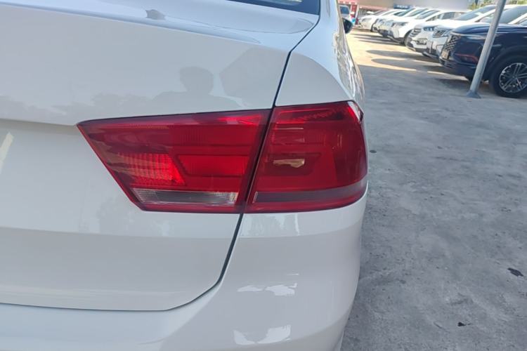 Used Volkswagen Santana 2015 1.6L Manual Fashion Edition Right Rear Taillight