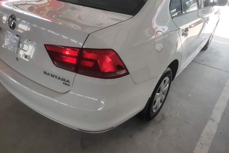 Used Volkswagen Santana 2015 1.6L Automatic Fashion Edition Right Rear Taillight