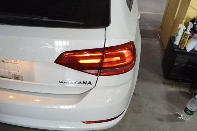 Used Volkswagen Santana 2015 Haval H6 1.6L Automatic Luxury Model Right Rear Taillight