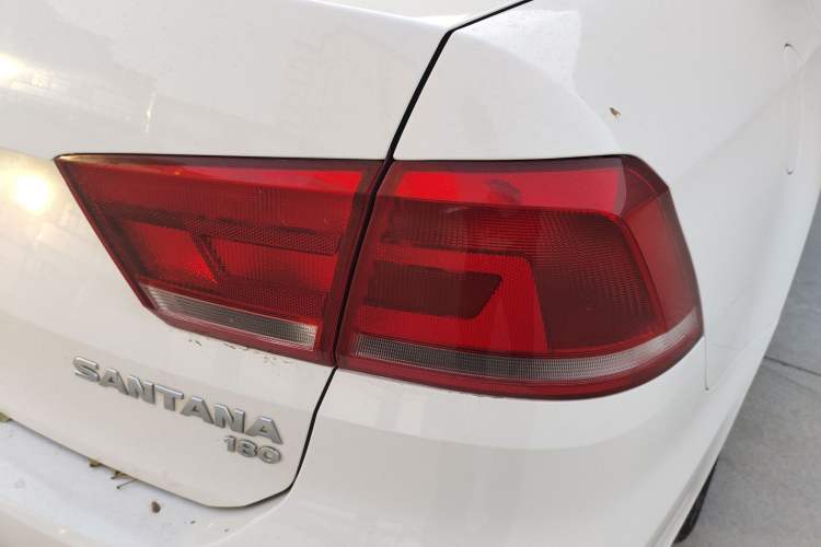 Used Volkswagen Santana 2015 1.6L Manual Comfort Edition Right Rear Taillight
