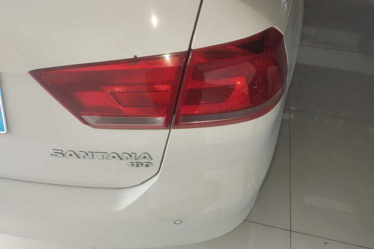 Used Volkswagen Santana 2015 1.6L Manual Comfort Edition Right Rear Taillight