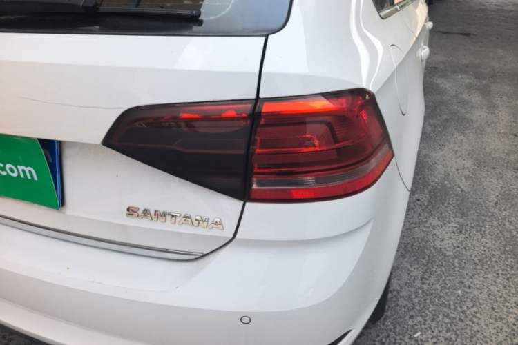 Used Volkswagen Santana 2015 Haval H6 1.6L Automatic Comfort Model Right Rear Taillight