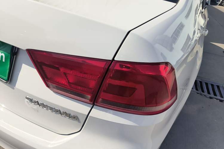 Used Volkswagen Santana 2015 1.4L Manual Fashion Edition Right Rear Taillight