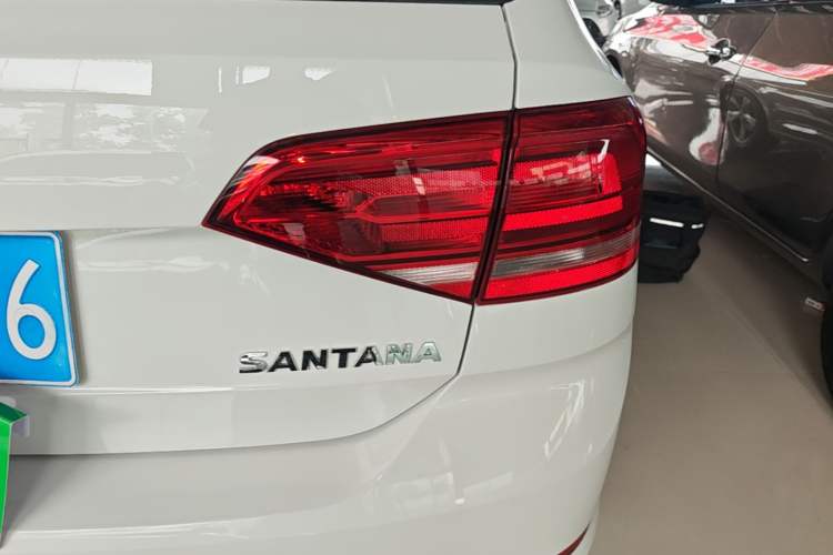 Used Volkswagen Santana 2015 Haval H6 1.6L Automatic Luxury Model Right Rear Taillight