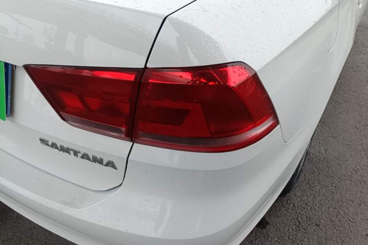 Used Volkswagen Santana 2015 1.4L Manual Fashion Edition Right Rear Taillight