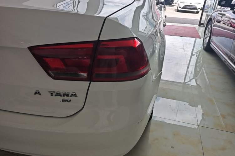 Used Volkswagen Santana 2015 1.6L Manual Fashion Edition Right Rear Taillight