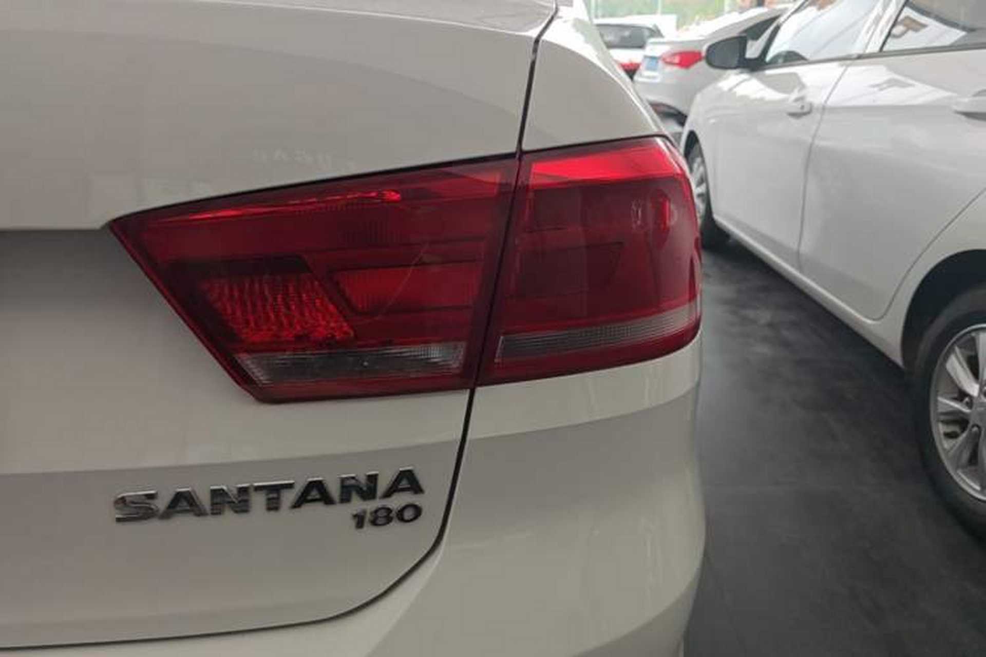 Used Volkswagen Santana 2015 1.6L Manual Fashion Edition Right Rear Taillight