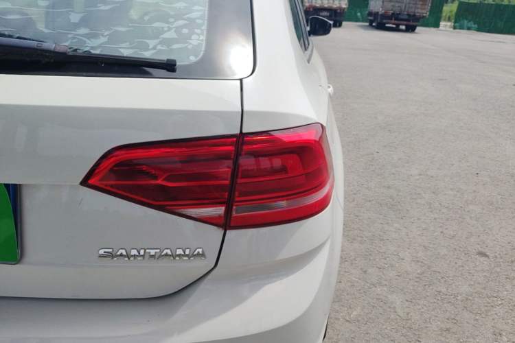 Used Volkswagen Santana 2015 Haval H6 1.6L Automatic Luxury Model Right Rear Taillight
