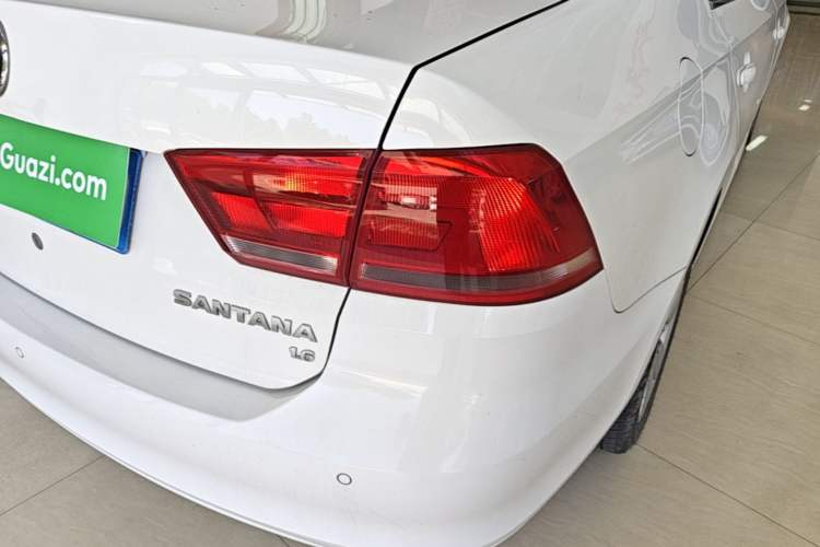 Used Volkswagen Santana 2015 1.6L Automatic Comfort Edition Right Rear Taillight