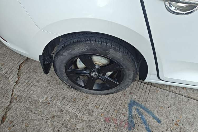 Used Volkswagen Santana 2015 Haval H6 1.6L Automatic Luxury Model Right Rear Wheel Hub