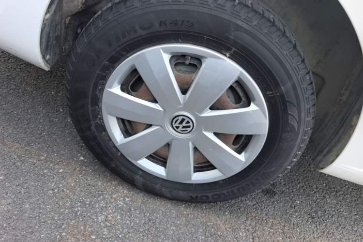 Used Volkswagen Santana 2015 1.4L Manual Fashion Edition Right Rear Wheel Hub