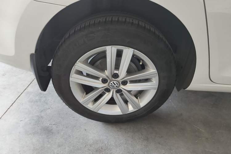 Used Volkswagen Santana 2015 Haval H6 1.6L Automatic Comfort Model Right Rear Wheel Hub