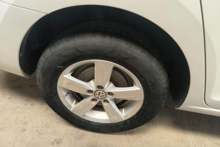 Used Volkswagen Santana 2015 1.4L Manual Fashion Edition Right Rear Wheel Hub