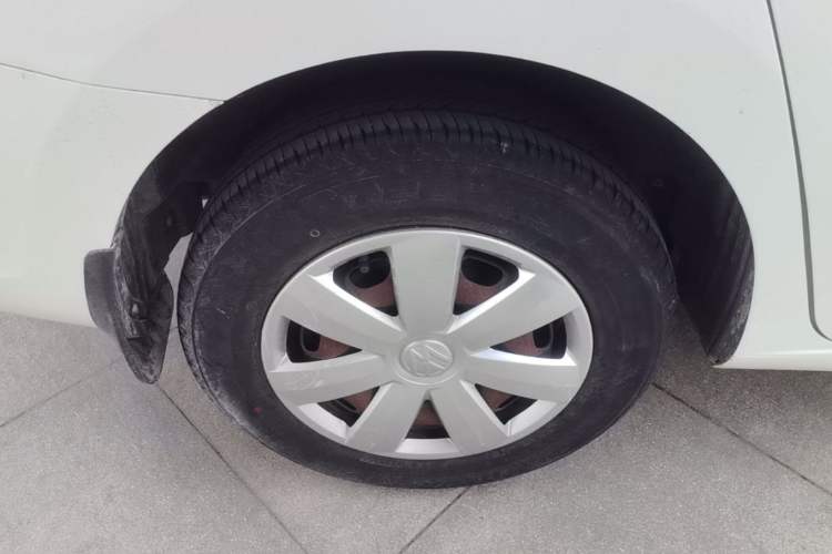 Used Volkswagen Santana 2015 1.6L Manual Fashion Edition Right Rear Wheel Hub