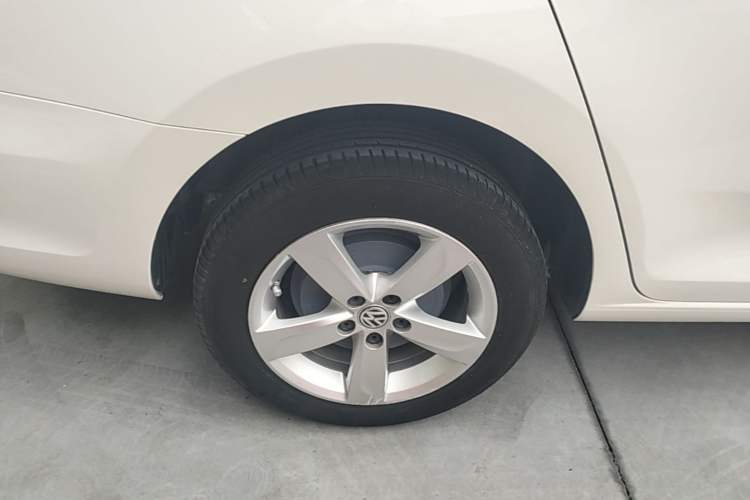 Used Volkswagen Santana 2015 1.6L Manual Comfort Edition Right Rear Wheel Hub