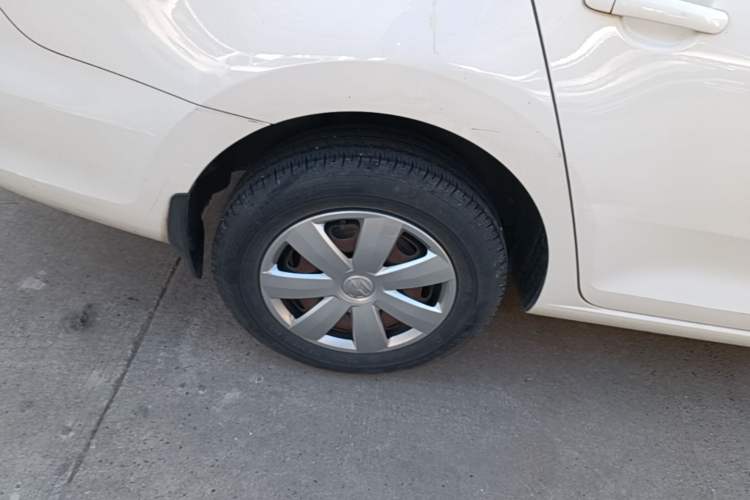 Used Volkswagen Santana 2015 1.6L Automatic Fashion Edition Right Rear Wheel Hub