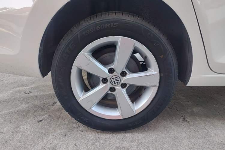 Used Volkswagen Santana 2015 1.6L Manual Fashion Edition Right Rear Wheel Hub