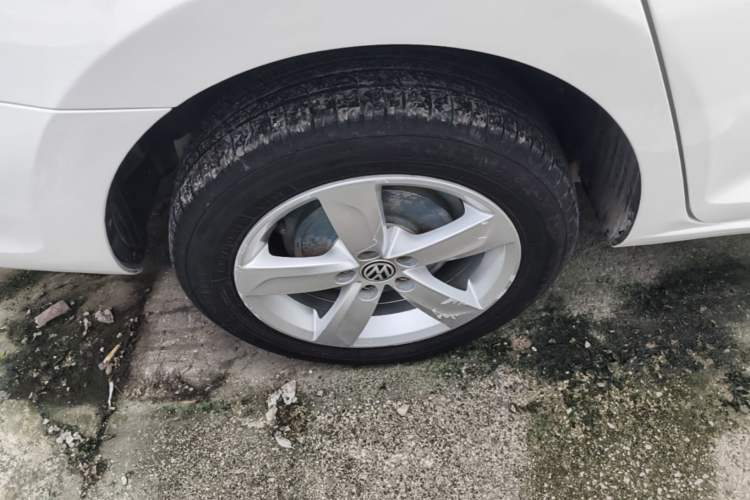 Used Volkswagen Santana 2015 1.6L Manual Comfort Edition Right Rear Wheel Hub