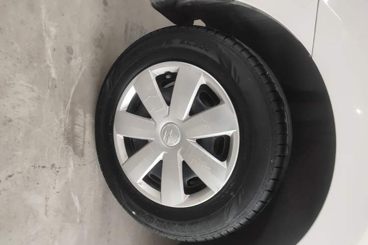 Used Volkswagen Santana 2015 1.6L Automatic Fashion Edition Right Rear Wheel Hub