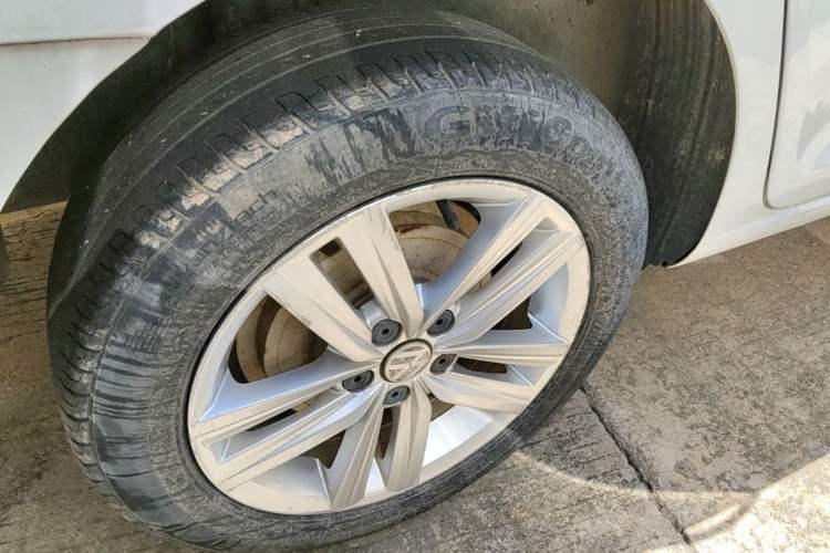 Used Volkswagen Santana 2015 Haval H6 1.6L Automatic Comfort Model Right Rear Wheel Hub