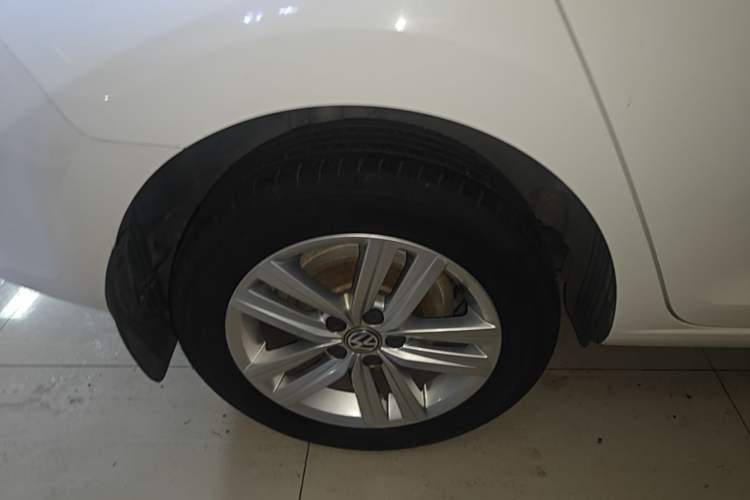 Used Volkswagen Santana 2015 Haval H6 1.6L Automatic Comfort Model Right Rear Wheel Hub