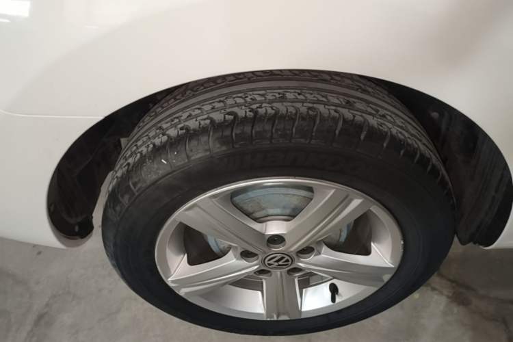 Used Volkswagen Santana 2015 Haval H6 1.6L Automatic Luxury Model Right Rear Wheel Hub