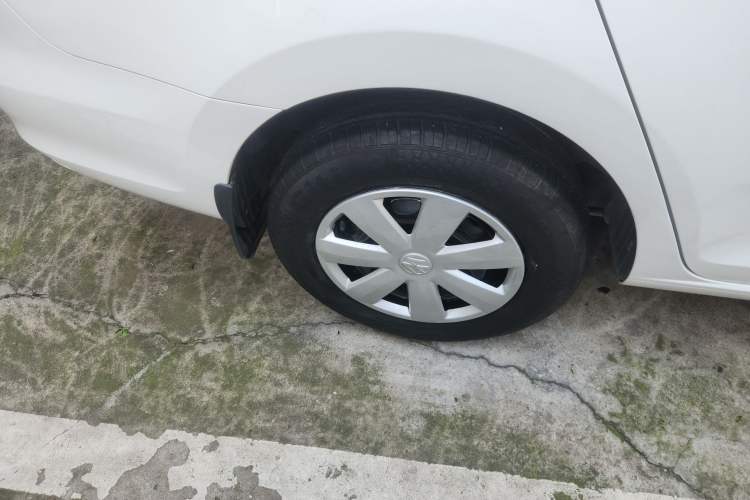 Used Volkswagen Santana 2015 1.4L Manual Fashion Edition Right Rear Wheel Hub