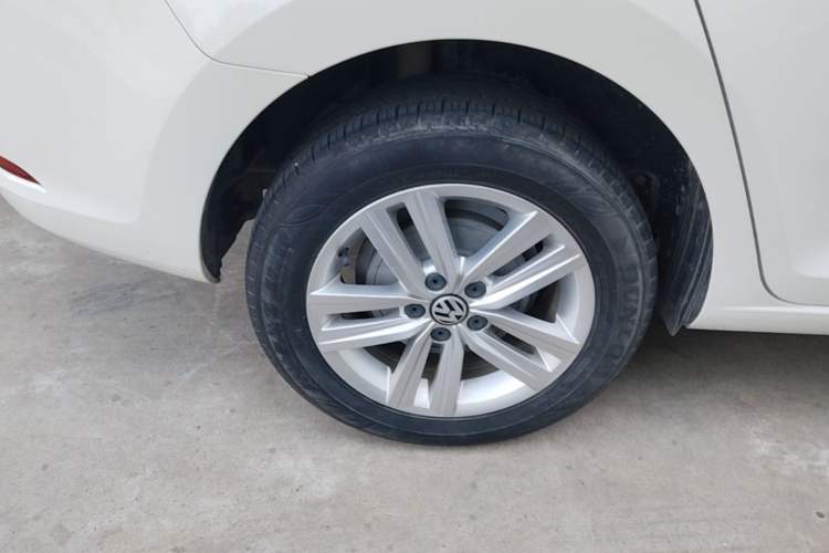 Used Volkswagen Santana 2015 Haval H6 1.6L Automatic Comfort Model Right Rear Wheel Hub