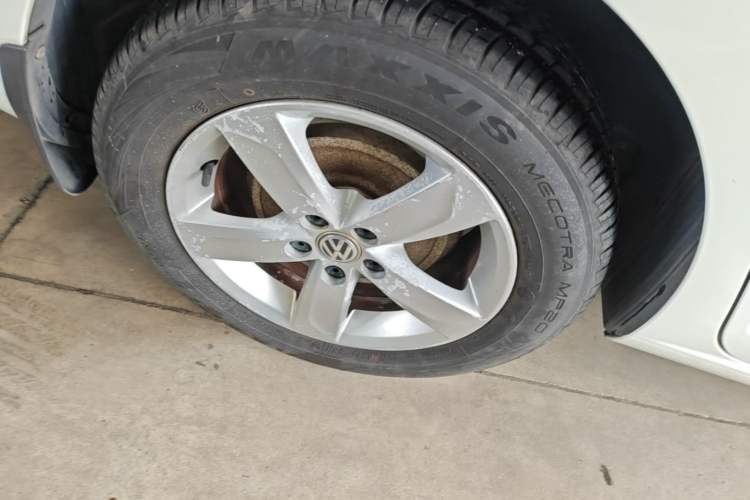 Used Volkswagen Santana 2015 1.6L Automatic Comfort Edition Right Rear Wheel Hub