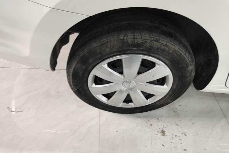 Used Volkswagen Santana 2015 1.6L Automatic Fashion Edition Right Rear Wheel Hub