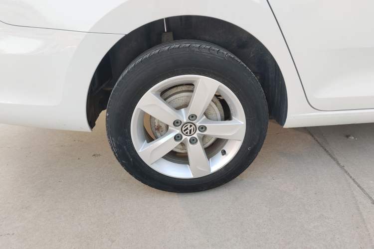 Used Volkswagen Santana 2015 1.6L Manual Comfort Edition Right Rear Wheel Hub