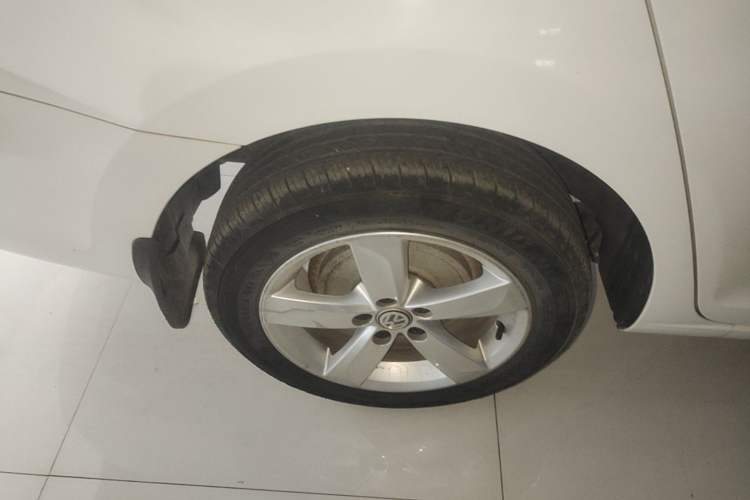 Used Volkswagen Santana 2015 1.6L Manual Comfort Edition Right Rear Wheel Hub
