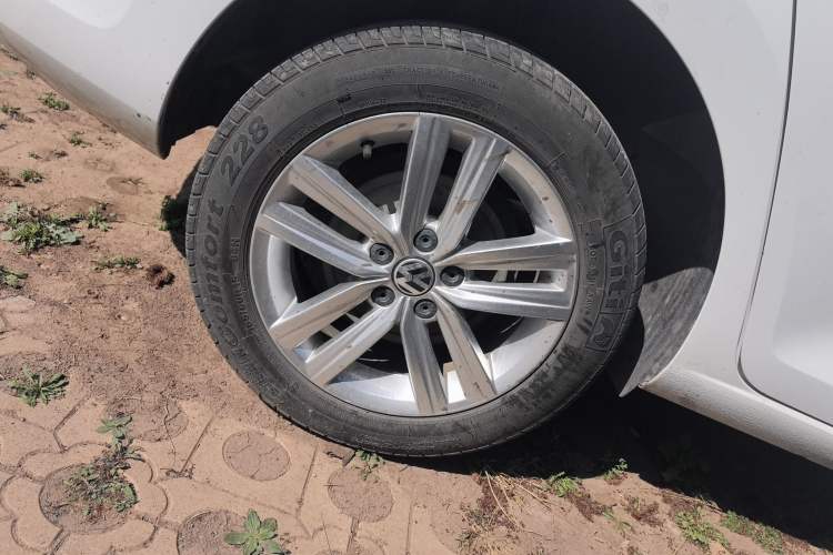 Used Volkswagen Santana 2015 Haval H6 1.6L Automatic Comfort Model Right Rear Wheel Hub
