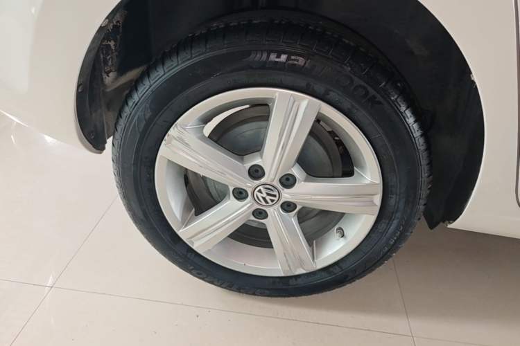 Used Volkswagen Santana 2015 Haval H6 1.6L Automatic Luxury Model Right Rear Wheel Hub