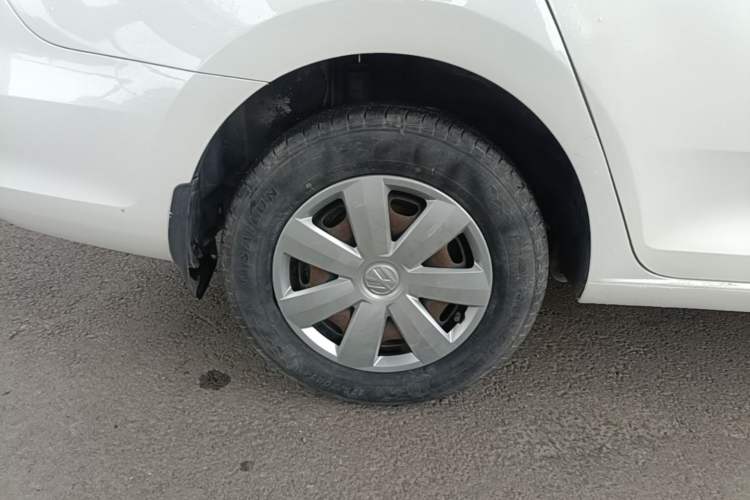 Used Volkswagen Santana 2015 1.4L Manual Fashion Edition Right Rear Wheel Hub