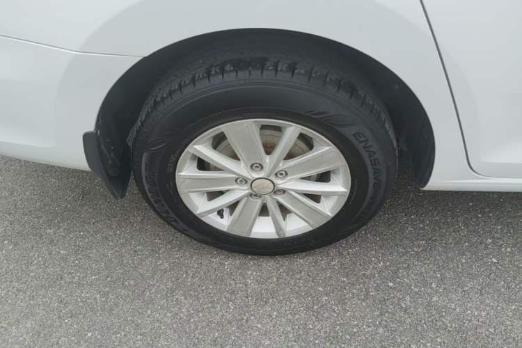 Used Volkswagen Santana 2015 1.4L Manual Fashion Edition Right Rear Wheel Hub