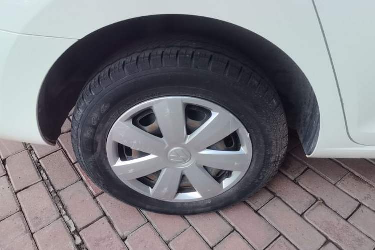 Used Volkswagen Santana 2015 1.4L Manual Fashion Edition Right Rear Wheel Hub