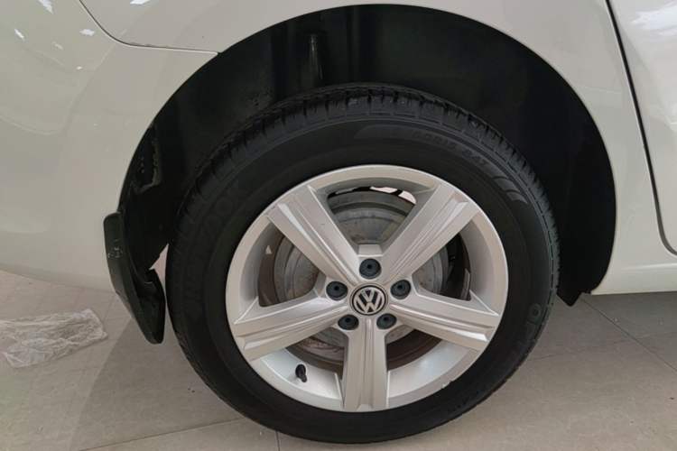 Used Volkswagen Santana 2015 Haval H6 1.6L Automatic Luxury Model Right Rear Wheel Hub
