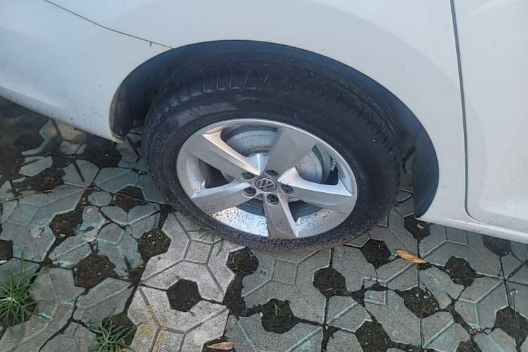 Used Volkswagen Santana 2015 1.6L Manual Comfort Edition Right Rear Wheel Hub