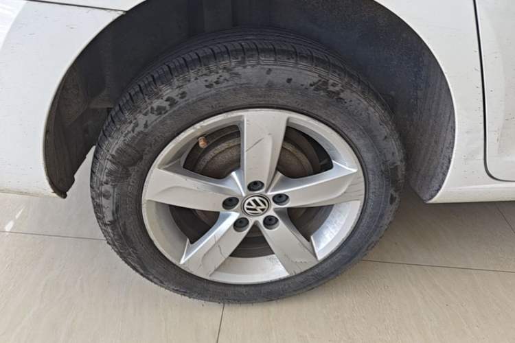 Used Volkswagen Santana 2015 1.6L Automatic Comfort Edition Right Rear Wheel Hub