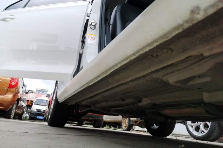 Used Volkswagen Santana 2015 1.6L Manual Comfort Edition Right Side Sill