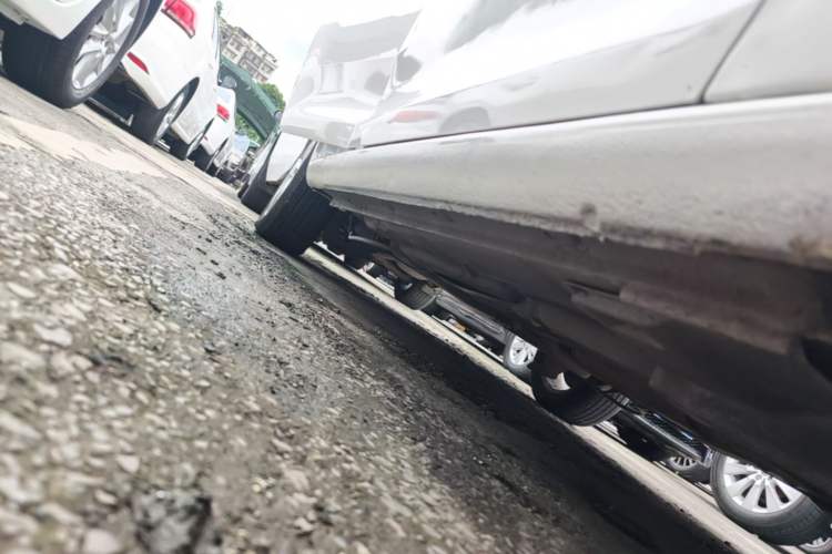 Used Volkswagen Santana 2015 1.6L Manual Comfort Edition Right Side Sill