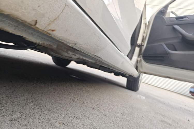 Used Volkswagen Santana 2015 1.6L Manual Fashion Edition Right Side Sill