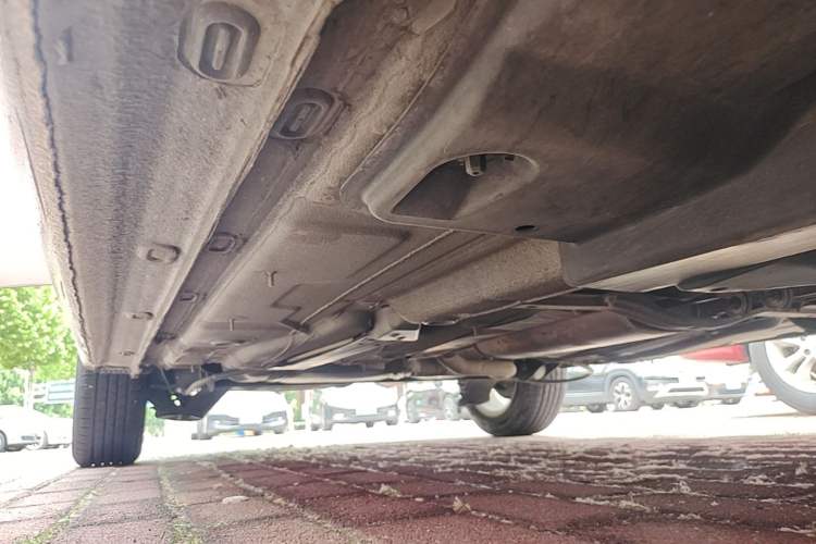 Used Volkswagen Santana 2015 1.6L Automatic Comfort Edition Right Side Sill