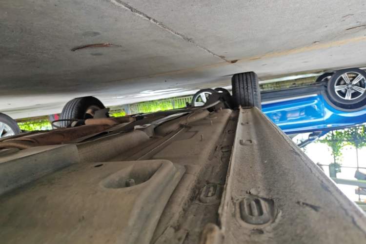 Used Volkswagen Santana 2015 1.6L Automatic Comfort Edition Right Side Sill